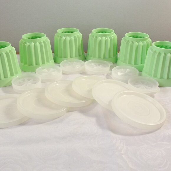 Set of 6 Vintage Minty Green Tupperware Miniature Jello Molds - Picture 1 of 8